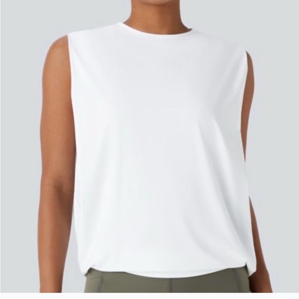 Halara NWT round necked cool touch sleeveless white yoga top, size medium